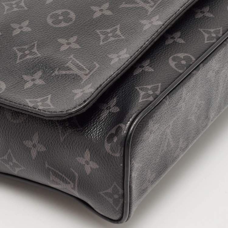 مملوكة مسبقًا Louis Vuitton Monogram Eclipse Canvas District PM Bag