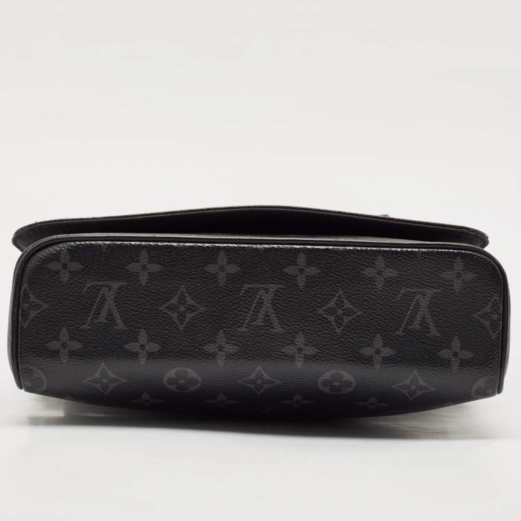 مملوكة مسبقًا Louis Vuitton Monogram Eclipse Canvas District PM Bag