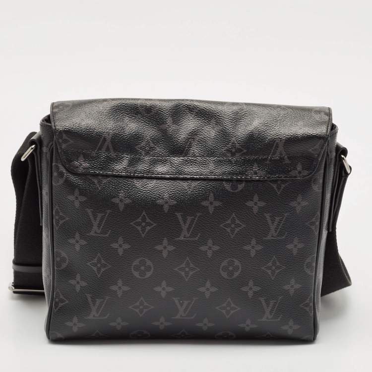 مملوكة مسبقًا Louis Vuitton Monogram Eclipse Canvas District PM Bag
