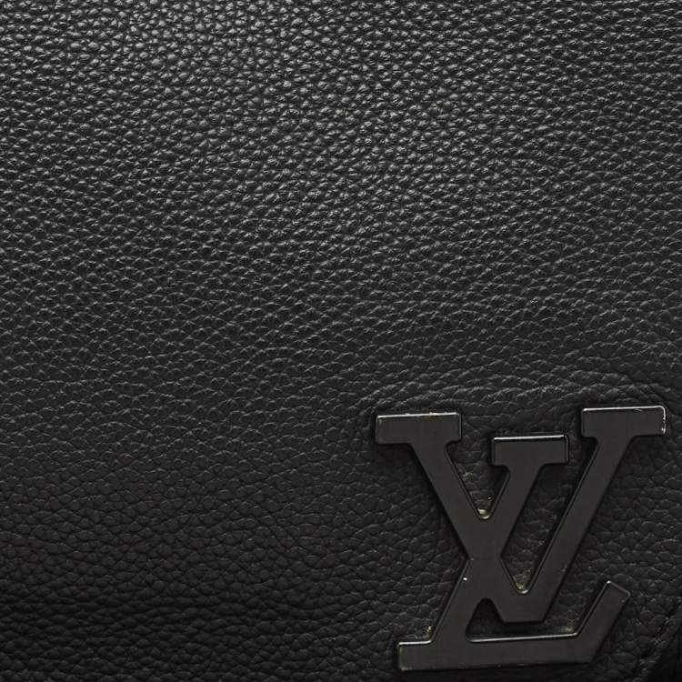 Pre Owned Louis Vuitton Black Leather Take Off Sling Bag