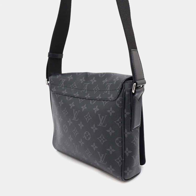Pre Owned Louis Vuitton District Nv2 Noir Monogram Eclipse Size Pm