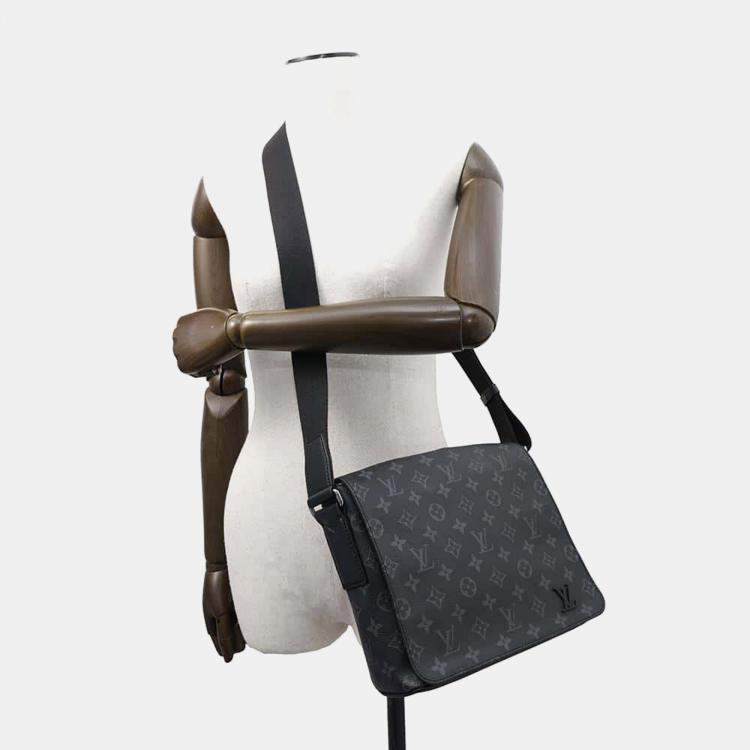 Pre Owned Louis Vuitton District Nv2 Noir Monogram Eclipse Size Pm