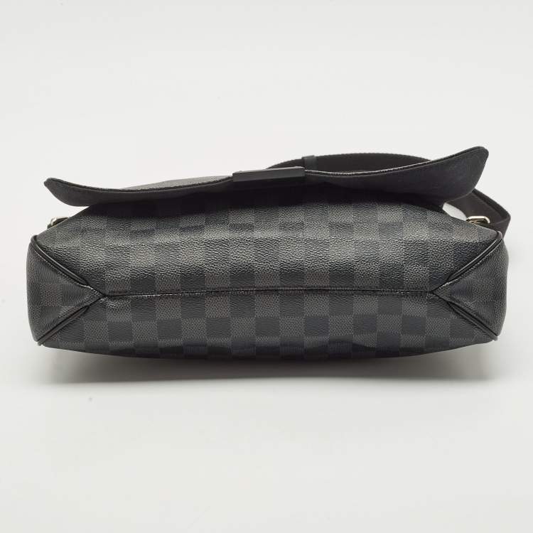 Pre Owned Louis Vuitton Damier Ebene Canvas District MM Bag