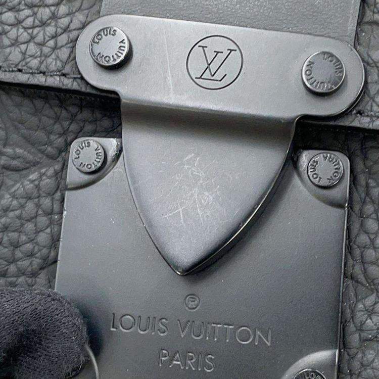 Pre Owned Louis Vuitton Black Monogram Taurillon Leather S-Padlock Vertical Wearable Wallet