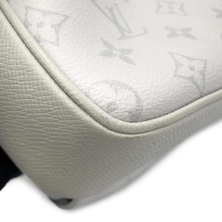 Pre Owned Louis Vuitton Blanc Monogram Taiga Leather Outdoor Messenger Bag