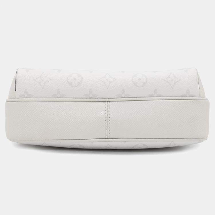 Pre Owned Louis Vuitton Blanc Monogram Taiga Leather Outdoor Messenger Bag
