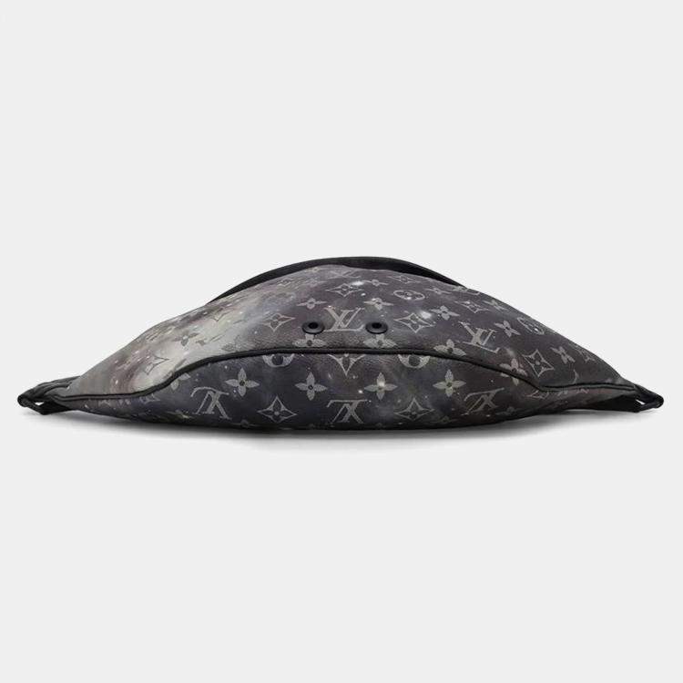 Pre Owned Louis Vuitton Discovery Bumbag Noir Monogram / Galaxy