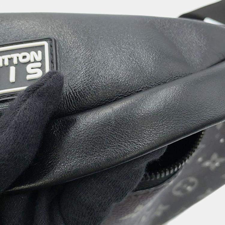 Pre Owned Louis Vuitton Discovery Bumbag Noir Monogram / Galaxy