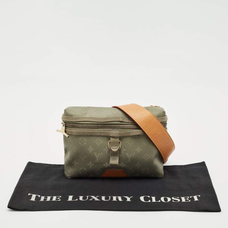 Pre Owned Louis Vuitton Grey Monogram Titanium Nylon Messenger Bag