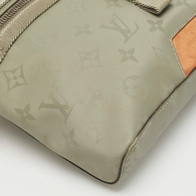 Pre Owned Louis Vuitton Grey Monogram Titanium Nylon Messenger Bag