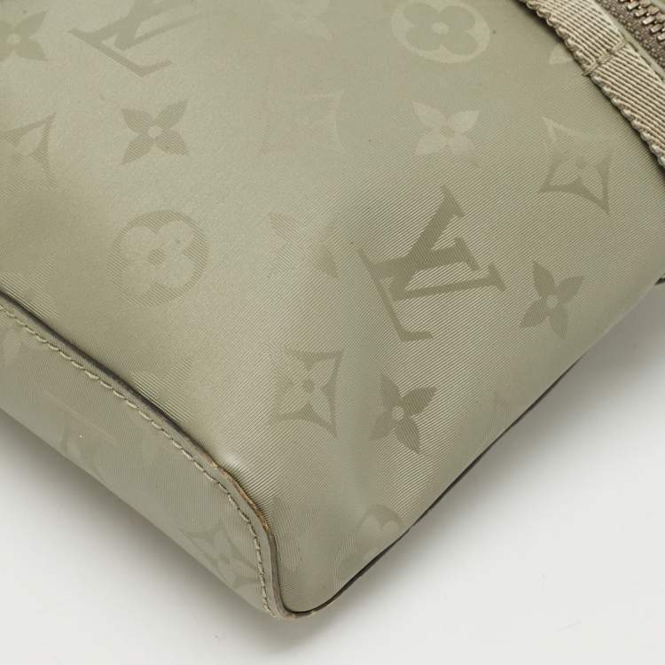 Pre Owned Louis Vuitton Grey Monogram Titanium Nylon Messenger Bag