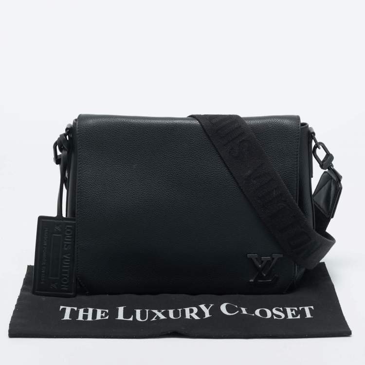 Pre Owned Louis Vuitton Black Aerogram Leather Takeoff Messenger Bag