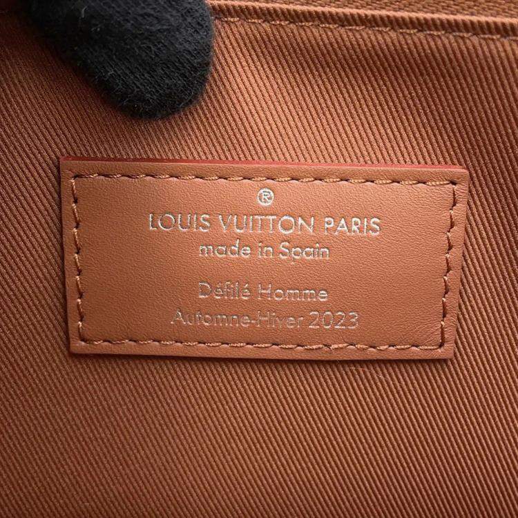 Pre Owned Louis Vuitton Montsouris Messenger Brown Epi XL Leather Messenger Bag