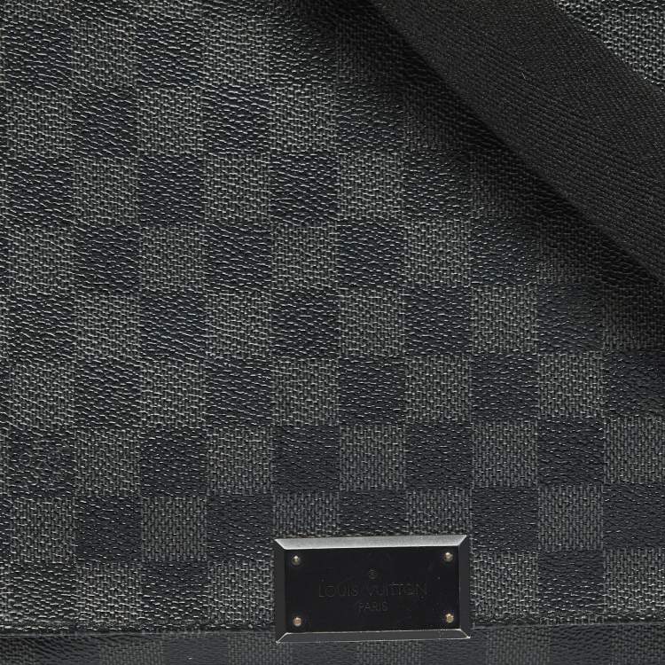 Pre Owned Louis Vuitton Damier Graphite Canvas District PM Bag