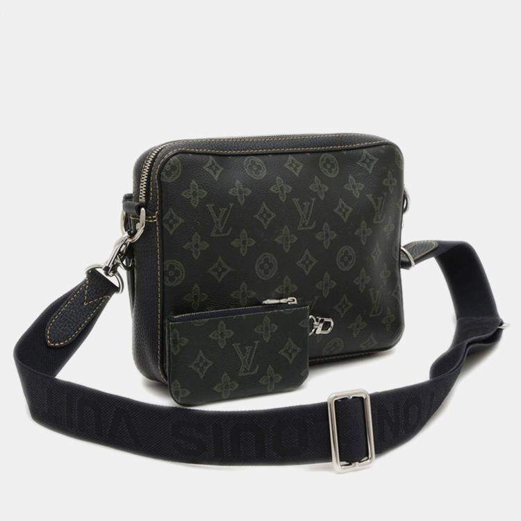Pre Owned Louis Vuitton Trio Messenger Black Canvas Shoulder Bag