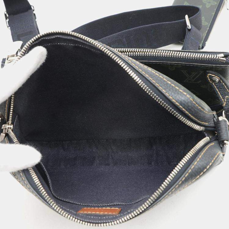 Pre Owned Louis Vuitton Trio Messenger Black Canvas Shoulder Bag