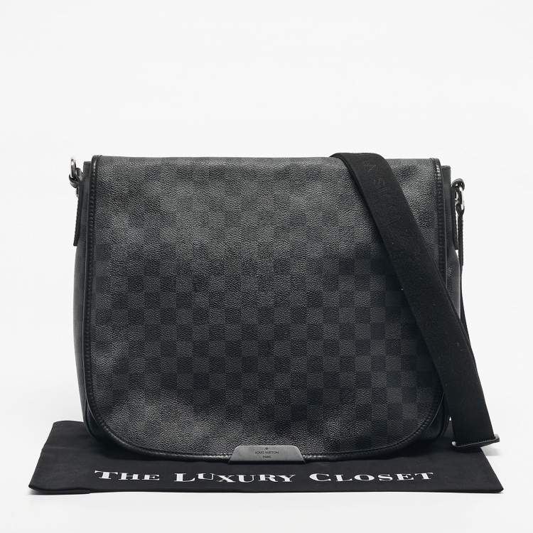 Pre Owned Louis Vuitton Damier Graphite Canvas Daniel GM Messenger Bag