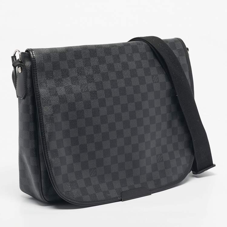 Pre Owned Louis Vuitton Damier Graphite Canvas Daniel GM Messenger Bag