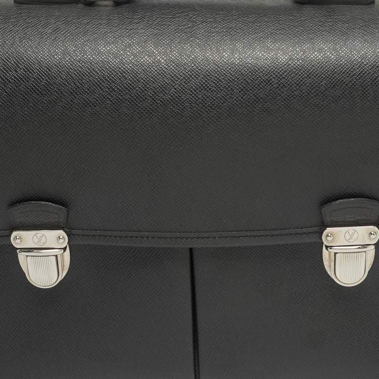 Pre Owned Louis Vuitton Black Taiga Leather Alexei Messenger Bag