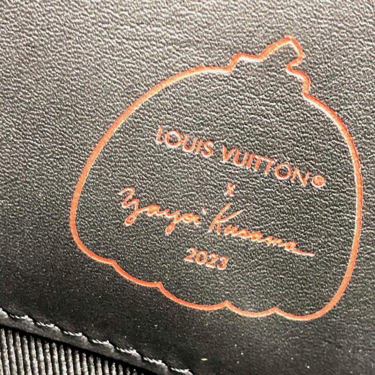 Pre Owned Louis Vuitton Monogram Dot Soft Trunk Wallet Shoulder Bag In Taurillon Leather Black