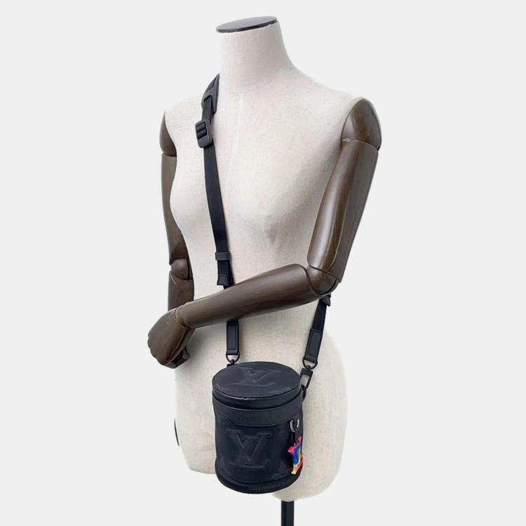 Pre Owned Louis Vuitton 2054 Ii Expandable Polochon Black Nylon Leather Bag