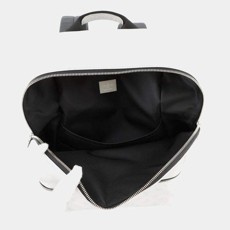 مملوكة مسبقًا حقيبة ظهر لويس فيتون ديسكفري بلانك تايغرما مونوغرام حجم بي ام