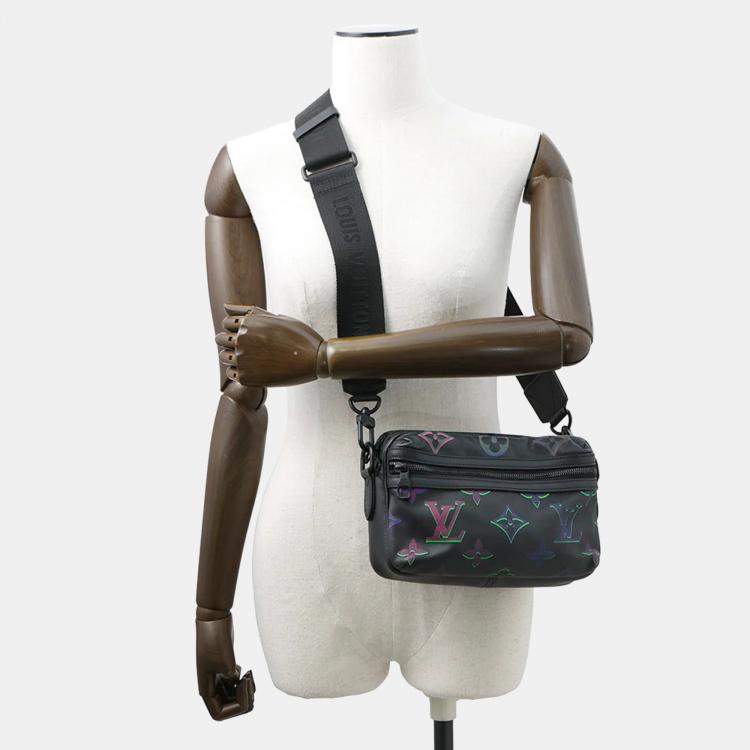 Pre Owned Louis Vuitton Comet Messenger Noir Calf Leather Monogram Pattern Size PM