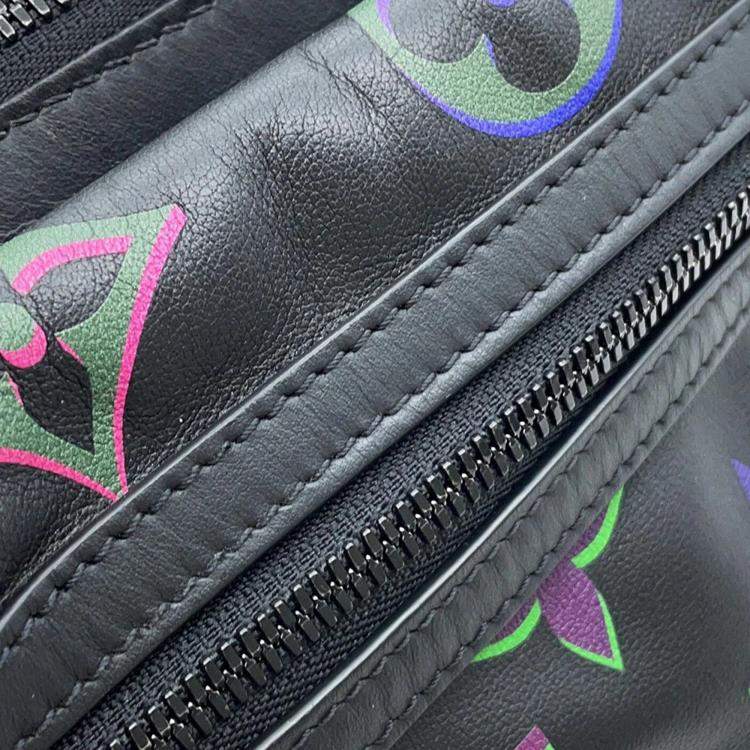 Pre Owned Louis Vuitton Comet Messenger Noir Calf Leather Monogram Pattern Size PM