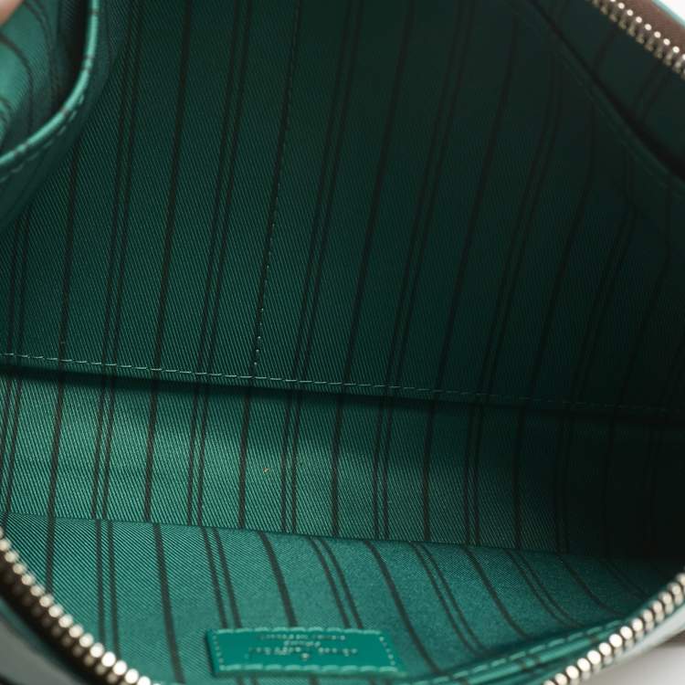 مملوكة مسبقًا Louis Vuitton Borneo Monogram Canvas Pochette Voyage Souple