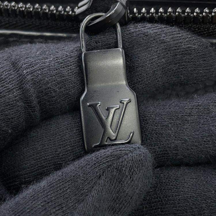 مملوكة مسبقًا Louis Vuitton Sac Plat Black Taurillon Monogram Leather Tote Bag
