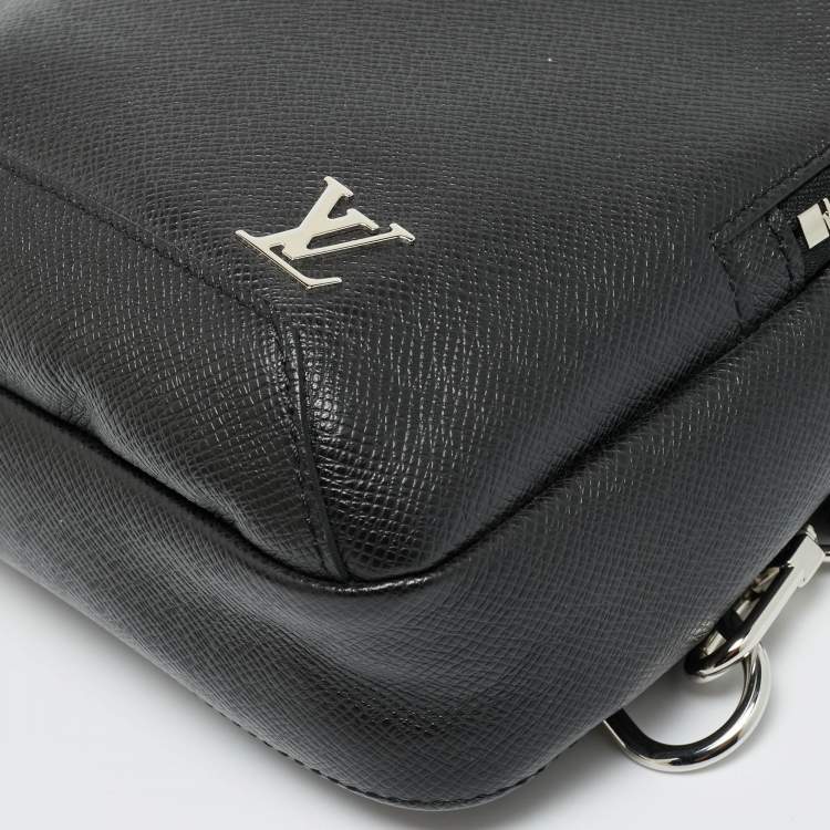 Pre Owned Louis Vuitton Black Taiga Leather Avenue Sling Bag