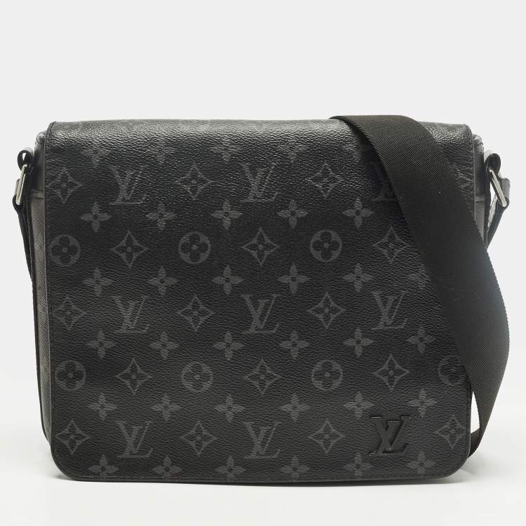 Pre Owned Louis Vuitton District PM Monogram Eclipse Canvas Messenger Bag