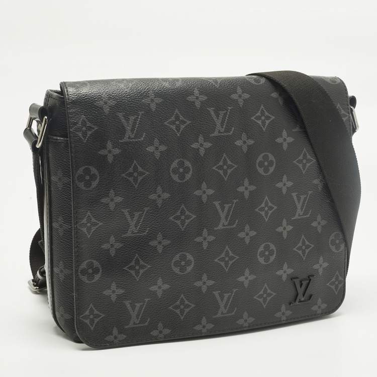 Pre Owned Louis Vuitton District PM Monogram Eclipse Canvas Messenger Bag