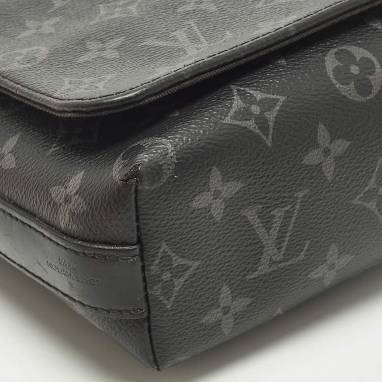 Pre Owned Louis Vuitton District PM Monogram Eclipse Canvas Messenger Bag