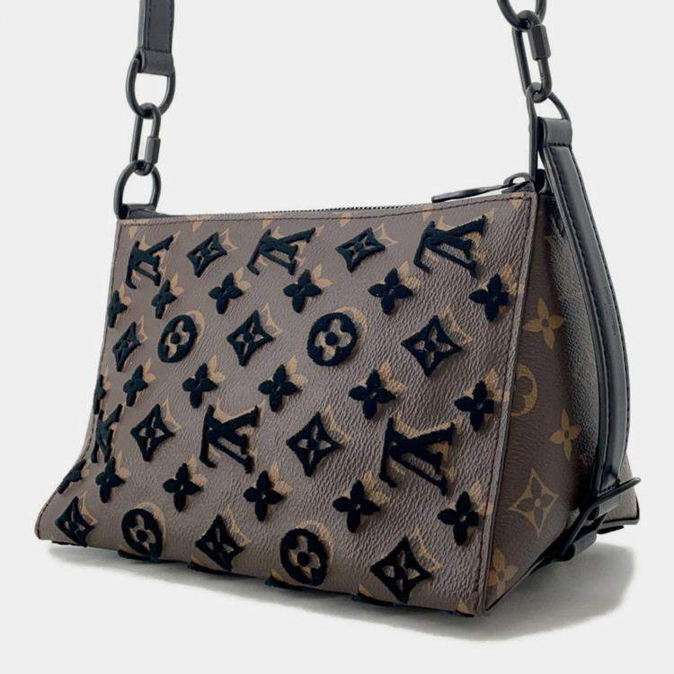Pre Owned Louis Vuitton Triangle Messenger Noir Monogram / Toughtage