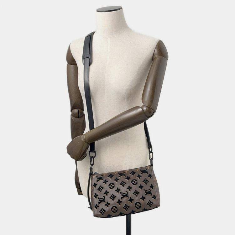 Pre Owned Louis Vuitton Triangle Messenger Noir Monogram / Toughtage