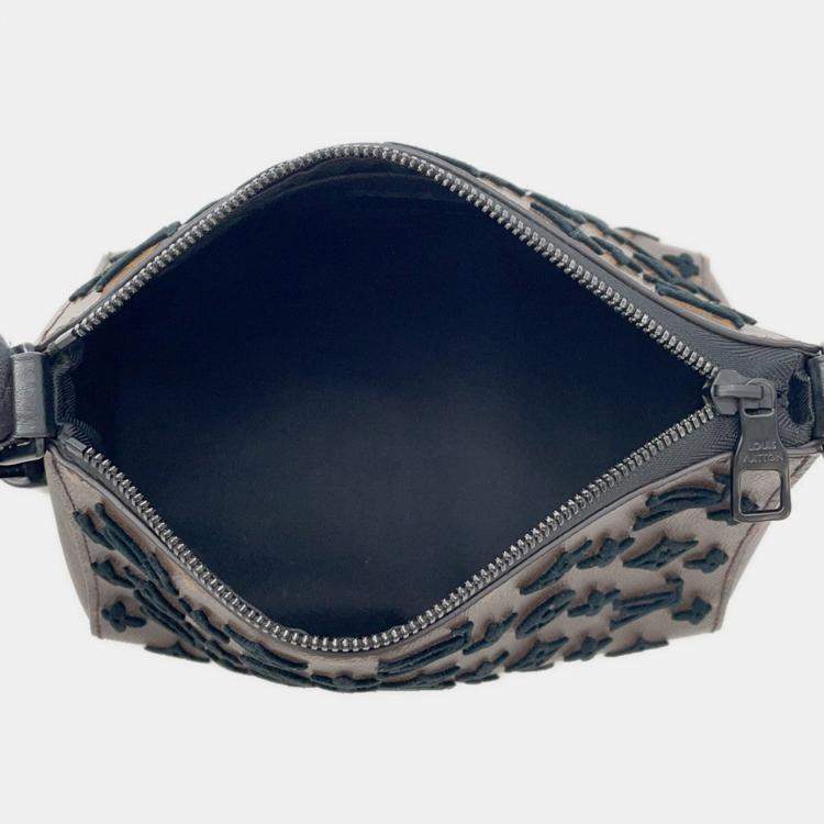 Pre Owned Louis Vuitton Triangle Messenger Noir Monogram / Toughtage