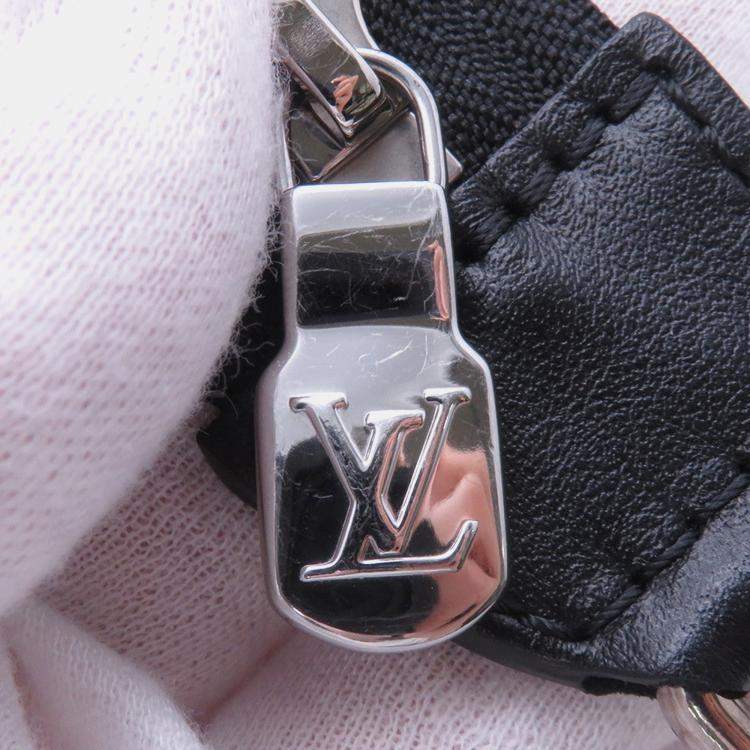 مملوكة مسبقًا Louis Vuitton Gaston Wearable Wallet Noir Monogram Eclipse