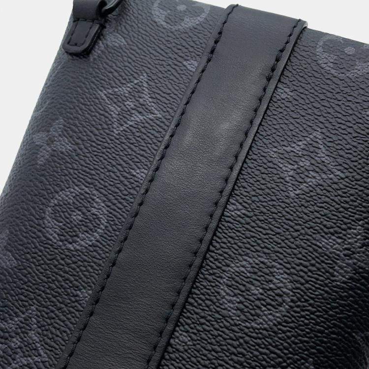 مملوكة مسبقًا Louis Vuitton Envelope/Pouch Noir Monogram Eclipse