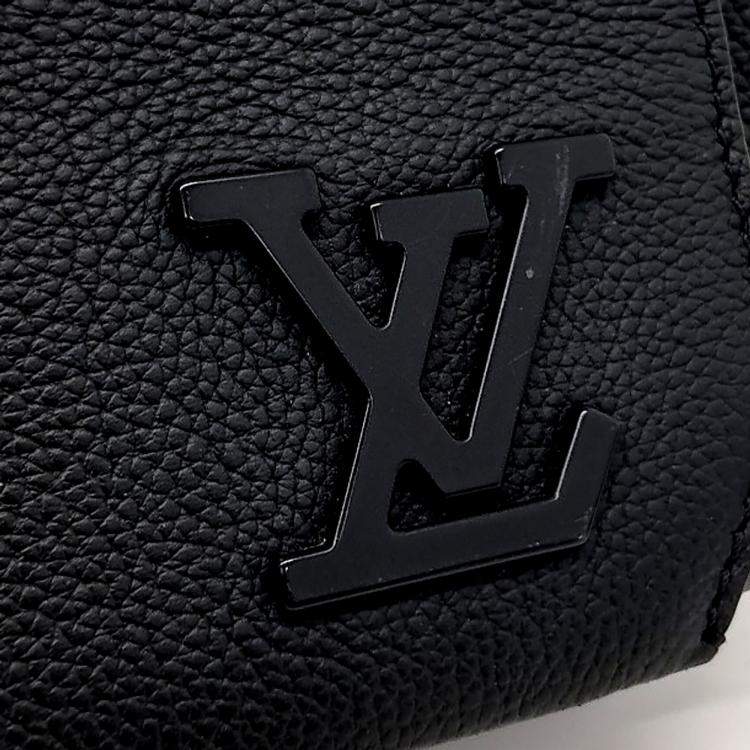 Pre Owned Louis Vuitton Black Leather Aerogram Messenger Bag