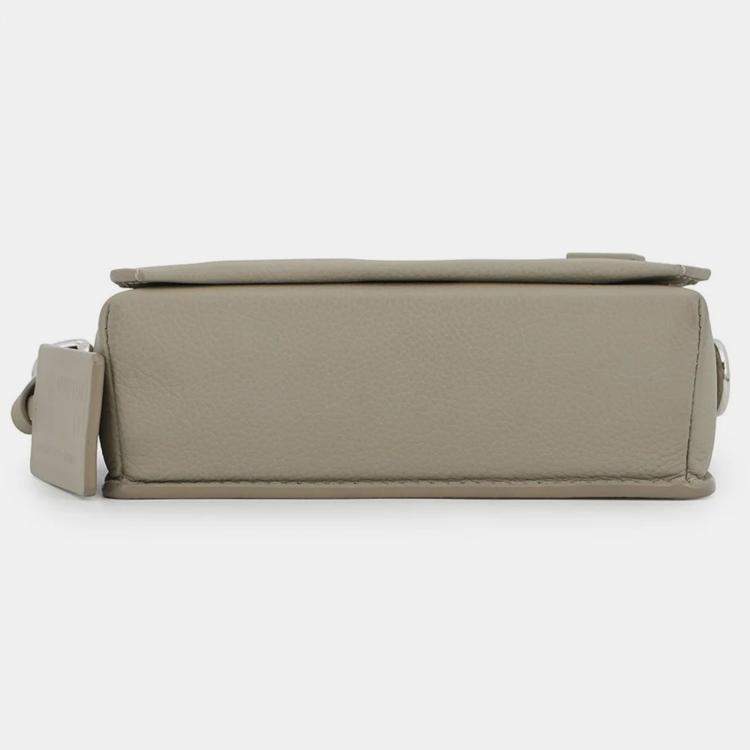 مملوكة مسبقًا Louis Vuitton Fastline Wearable Wallet Sage Cowhide Leather Lv Aerogram