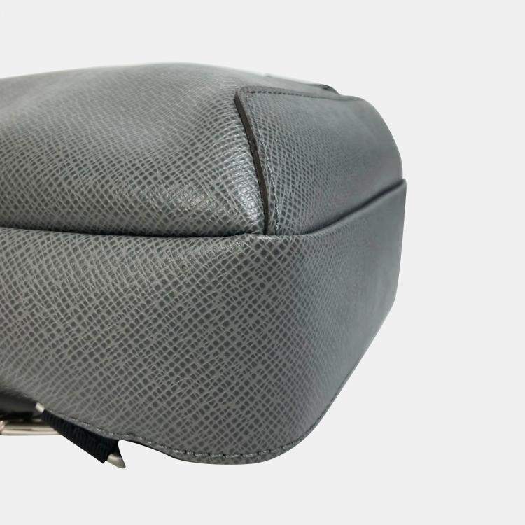 Pre Owned Louis Vuitton Taiga Avenue Backpack Shoulder Bag In Leather Green/Grey