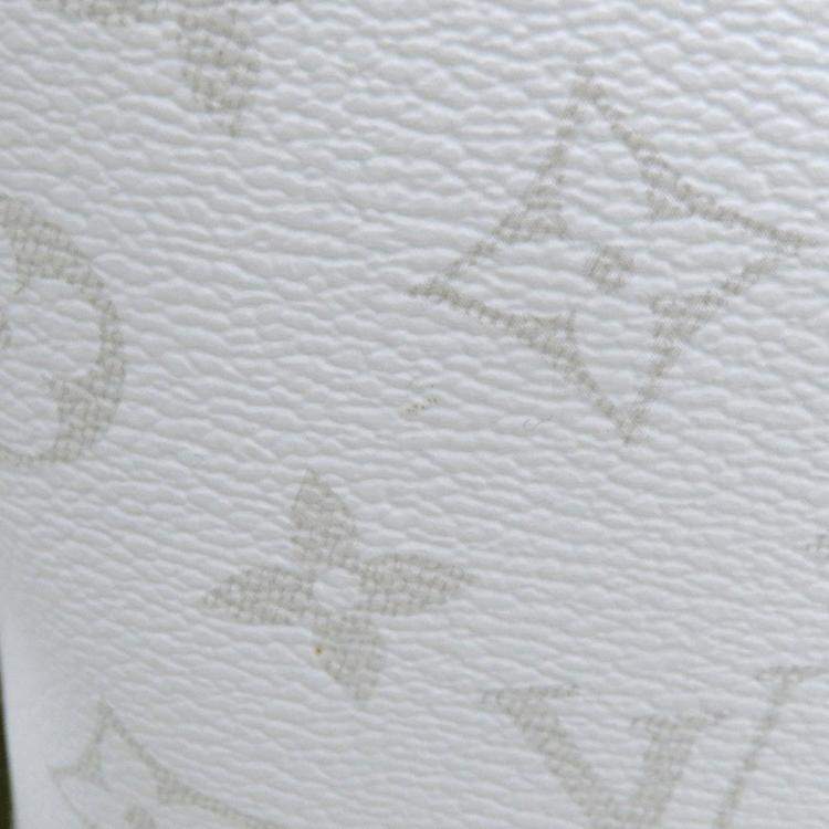 مملوكة مسبقًا Louis Vuitton Weekend Tote Nm Blanc Monogram Taiga Leather