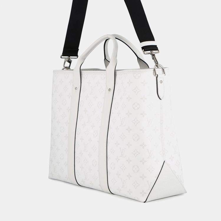 مملوكة مسبقًا Louis Vuitton Weekend Tote Nm Blanc Monogram Taiga Leather