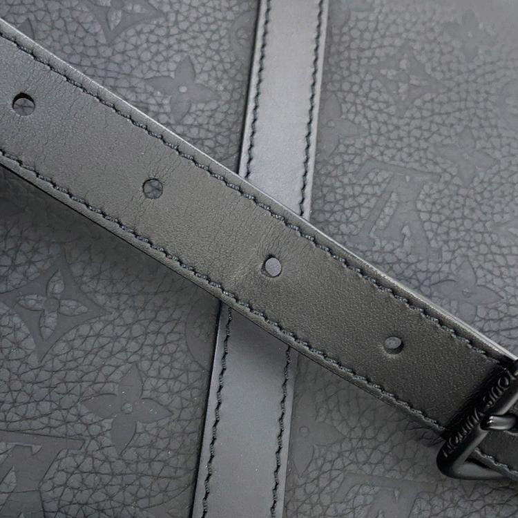 مملوكة مسبقًا Louis Vuitton Sac Plat Black Monogram Taurillon