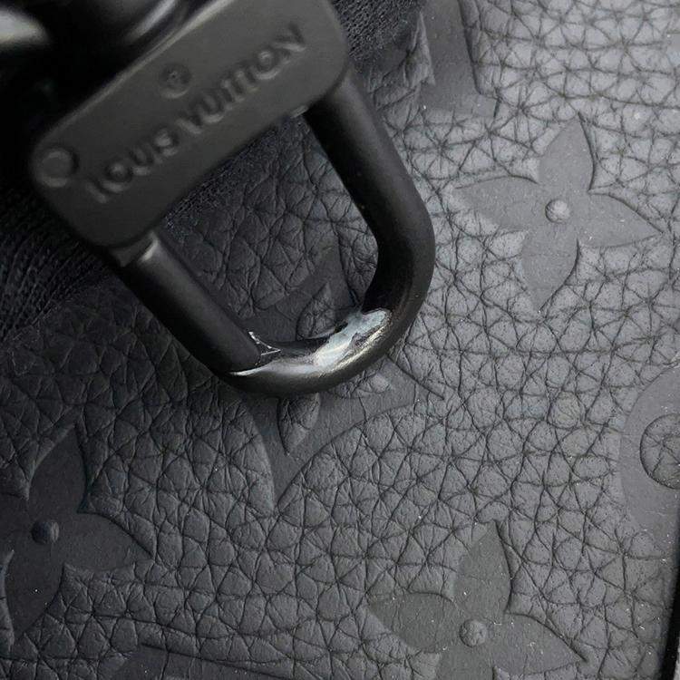 مملوكة مسبقًا Louis Vuitton Sac Plat Black Monogram Taurillon