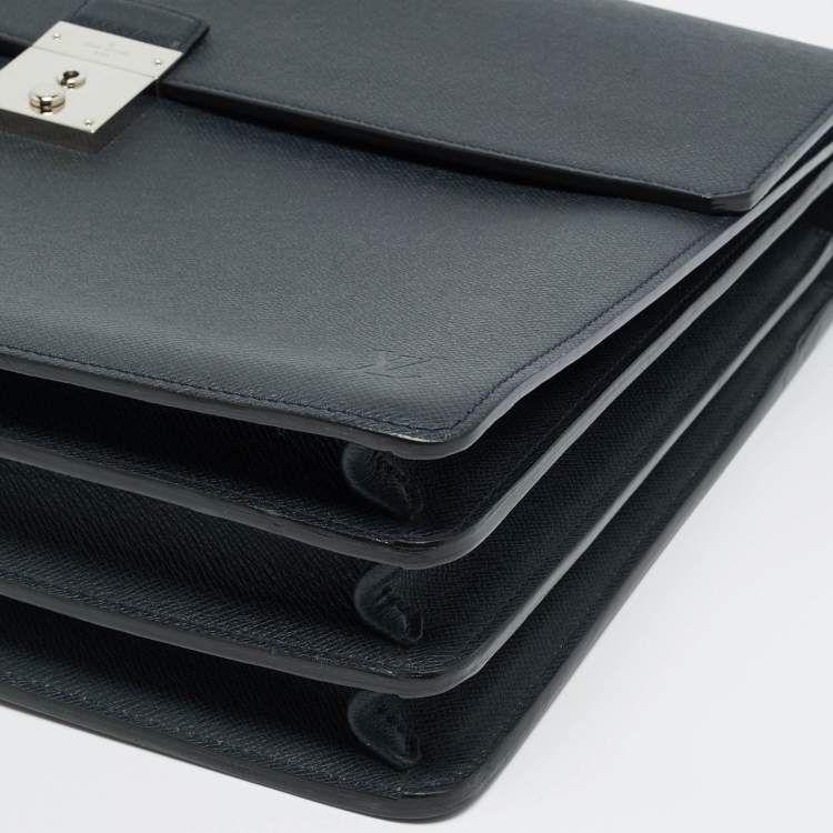 Pre Owned Louis Vuitton Robusto 3 Navy Blue Taiga Leather Briefcase