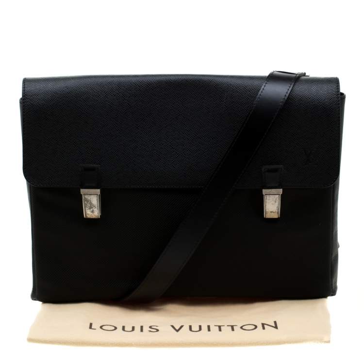 Pre Owned Louis Vuitton Black Fabric and Taiga Leather Saratov GM Messenger Bag
