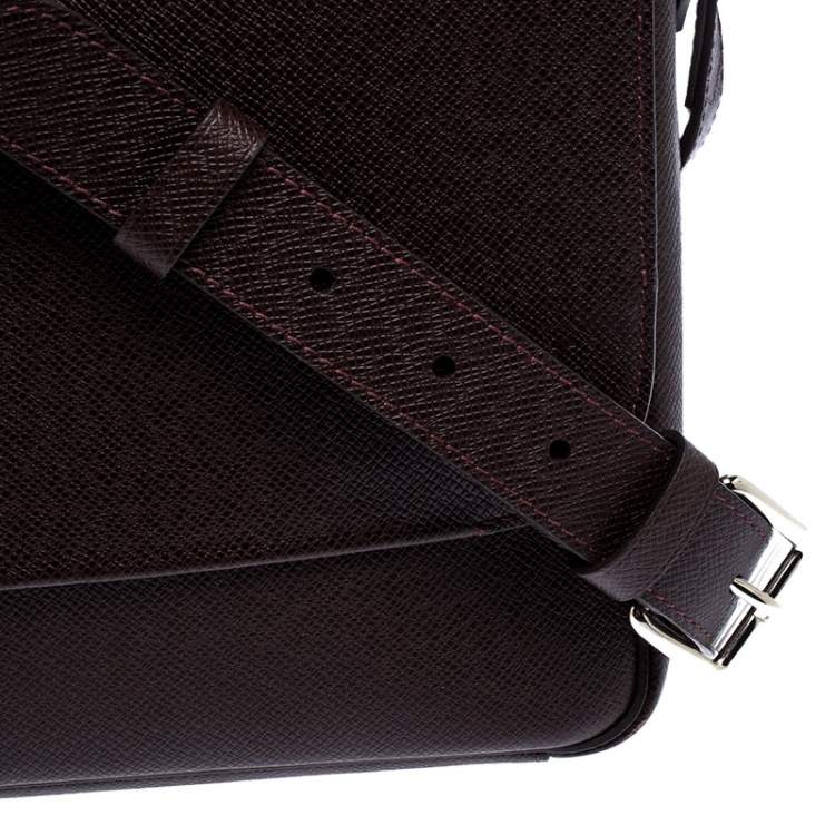 Pre Owned Louis Vuitton Brown Taiga Leather Roman PM Bag