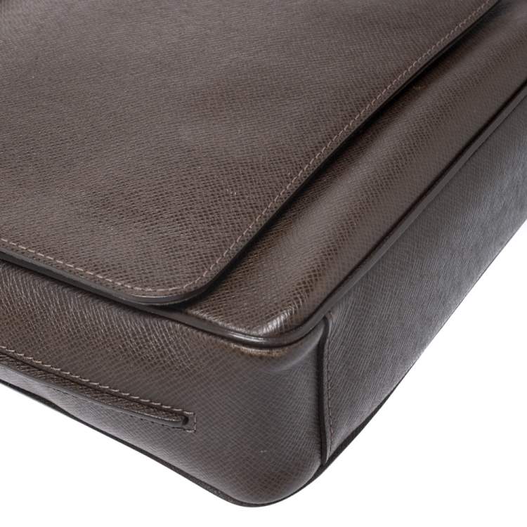 Pre Owned Louis Vuitton Dark Brown Taiga Leather Roman PM Bag 